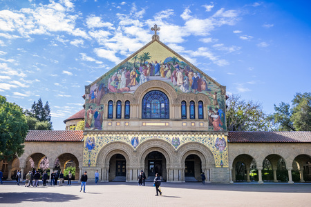 February 20, 2018 Palo Alto / CA / USA - People visiting the Memorial Church at Stanford and the Main Quad; San Francisco bay areaのeditorial素材