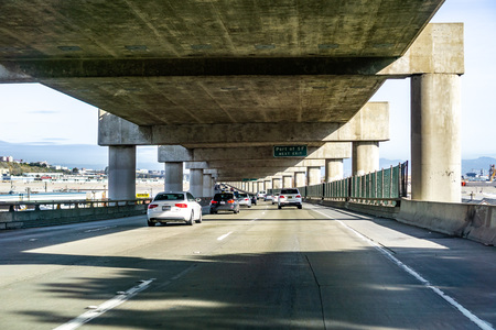 January 19, 2019 San Francisco / CA / USA - Travelling on a multilevel freeway towards downtown San Francisco;のeditorial素材