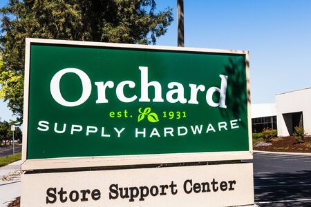 Sep 19, 2019 San Jose / CA / USA - Orchards Supply Hardware (OSH) corporate offices; OSH was an American retailer of home improvement and gardening products; all stores were closed in Nov 2018のeditorial素材