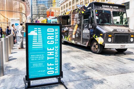 August 21, 2019 San Francisco / CA / USA - Off the grid mobile food market in front of Salesforce tower during lunchtime; Off the Grid is a mobile food truck festival in the San Francisco Bay Areaのeditorial素材