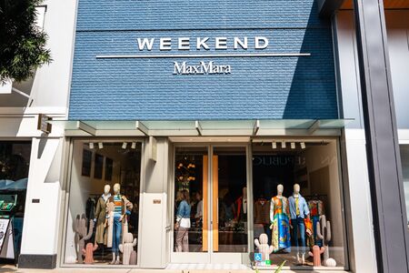 August 28, 2019 Palo Alto / CA / USA - Weekend MaxMara store located in Stanford Shopping Mall in San Francisco bay areaのeditorial素材