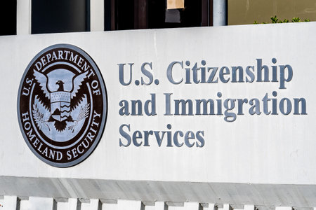 Nov 20, 2019 Santa Clara / CA / USA - U.S. Citizenship and Immigration Services (USCIS) office located in Silicon Valley; USCIS is an agency of the U.S. Department of Homeland Security (DHS)のeditorial素材