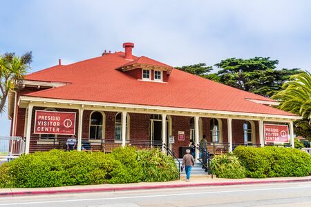 Aug 10, 2019 San Francisco / CA / USA - Presidio Visitor Center building, located on the Main Parade Grounds in Presidio Parkのeditorial素材