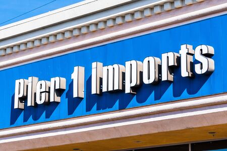 Feb 19, 2020 San Mateo / CA / USA - Pier 1 Import store front; Pier 1 Imports Inc., an American retailer specializing in imported home furnishings and decor, filed for Chapter 11 bankruptcy protectionのeditorial素材