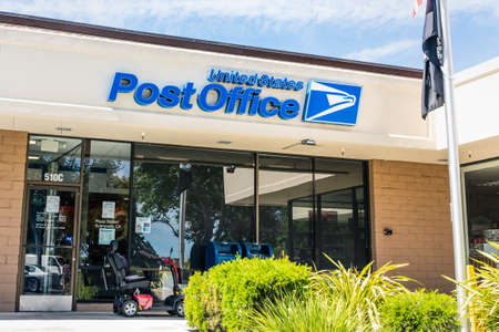 June 10, 2020 Sunnyvale / CA / USA - United States Post Office (USPS) location; The USPS is an independent agency of the executive branch of the US federal governmentのeditorial素材