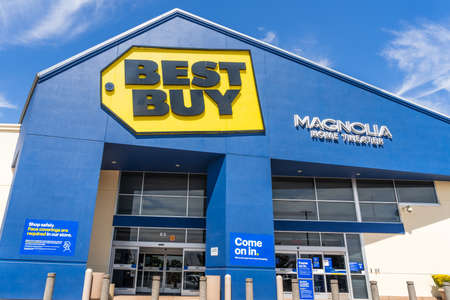 July 21, 2020 Milpitas / CA / USA - Best Buy shop entrance to one of their locations in south San Francisco bay areaのeditorial素材