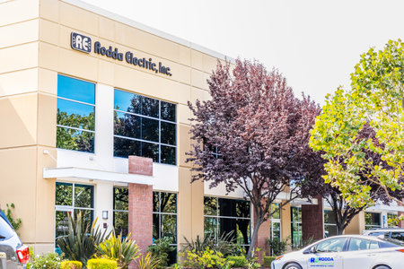 Sep 17, 2020 Fremont / CA / USA - Rodda Electric headquarters in Silicon Valley; Rodda Electric Inc. provides electrical and solar work and services.のeditorial素材