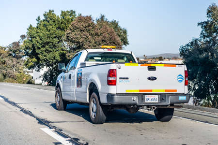 Jan 5, 2021 Concord / CA / USA - AT&T service semitruck driving on the freeway;のeditorial素材