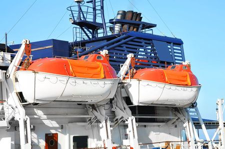 クルーザーの写真素材 イラスト素材 ストックフォトのamanaimages Plus