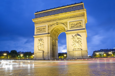 Paris, Arc de Triomphe by night - Long Exposure