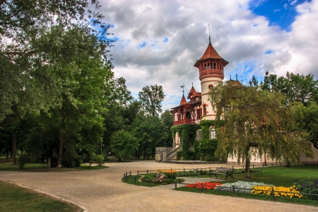A traditional German wooden building, situated on Lake Ammerseeの写真素材