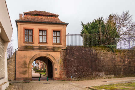 Defense Wall and Entrance Gate, ger. Landauer Tor, fra. Porte de Landau, in Lauterbourg, Wissembourg, Bas-Rhin, Grand Est, Franceのeditorial素材