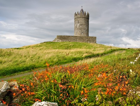 photo ancient old irish castle in doolin, irelandの写真素材