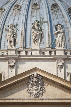 Sculptures of the  St Pietro cathedral in Rome,Italy の写真素材