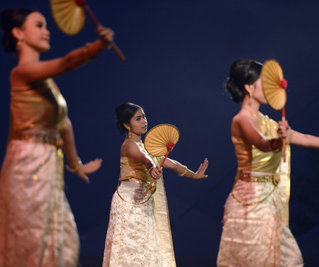 Dancers at a traditional dance in Santichaiprakan Park at Mae Nam Chao Phraya in the capital Bangkok of Thailand in South East Asiaのeditorial素材