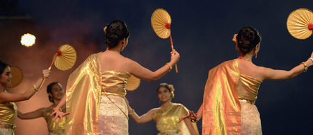 Dancers at a traditional dance in Santichaiprakan Park at Mae Nam Chao Phraya in the capital Bangkok of Thailand in South East Asiaのeditorial素材