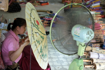 The traditional paper umbrella production in Chiang Mai in northern Thailandのeditorial素材