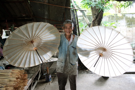 The traditional paper umbrella production in Chiang Mai in northern Thailandのeditorial素材