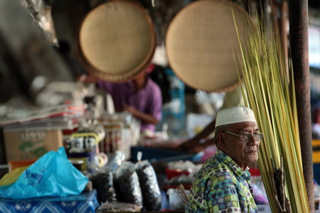 A selection of vegetables, fruits and spices on the market in the capital Bandar Seri Begawan in Brunei Darussalam Kingdom on Borneo in South East Asiaのeditorial素材