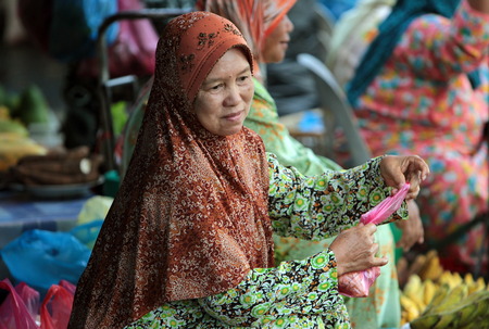 Daily life on the market in the capital Bandar Seri Begawan in Brunei Darussalam Kingdom on Borneo in South East Asiaのeditorial素材
