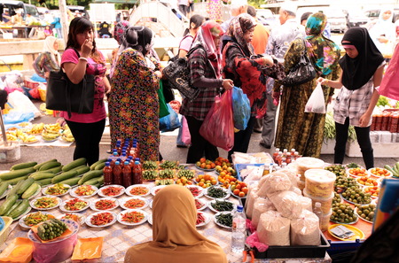 Daily life on the market in the capital Bandar Seri Begawan in Brunei Darussalam Kingdom on Borneo in South East Asiaのeditorial素材