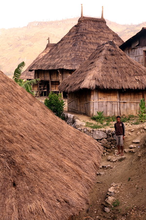 A farmer in a farming village in the mountain village of Maubisse south of Dili in East Timor on the island of Timor separated into two in Asiaのeditorial素材