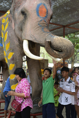 Das Songkran Fest oder Wasserfest zum Thailaendischen Neujahr ist im vollem Gange in Ayutthaya noerdlich von Bangkok in Thailand in Suedostasien.  のeditorial素材