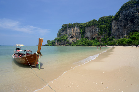 The Hat Tom Sai Beach at Railay near Ao Nang outside of the City of Krabi on the Andaman Sea in the south of Thailand. のeditorial素材
