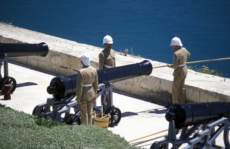 The Canon ceremony at the Harbour in the city of Valletta on Malta in Europe.Grossen Hafen in der...