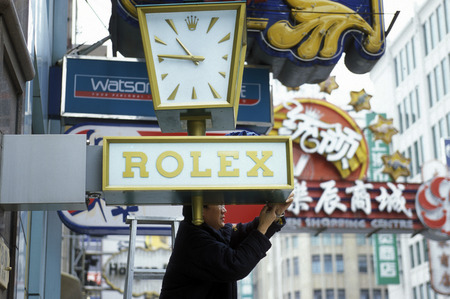 the Nanjing Dong Lu road in the City of Shanghai in China in east asia.のeditorial素材