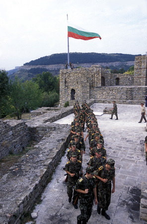 the army of Bulgaria with the Bulgaria flag at Fort of the city of Veliko Tarnovo in the north east of Bulgaria in Europe.のeditorial素材