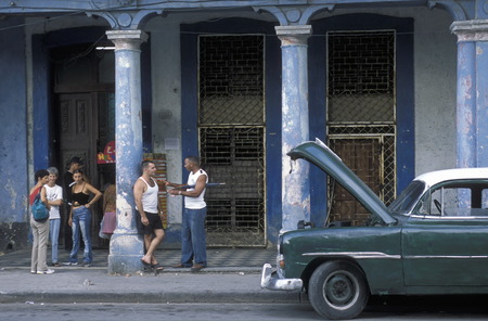 old cars in the old townl of the city of Havana on Cuba in the caribbean sea.のeditorial素材