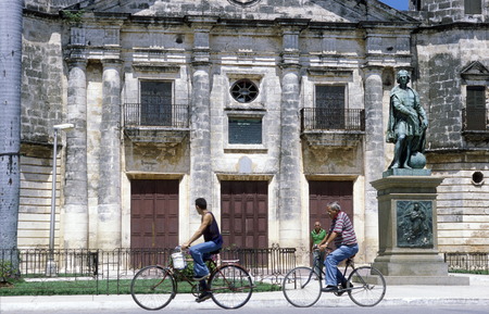 the cathedral with a Columbus Monument in the old town of cardenas in the provine of Matanzas on Cuba in the caribbean sea.のeditorial素材