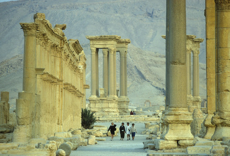 the Roman Ruins of Palmyra in Palmyra in the east of Syria.のeditorial素材