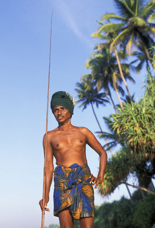 Fishermen at the coast of Weligama in the southwest of Sri Lanka in Asien.のeditorial素材