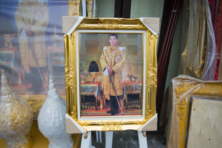 a pictures of the King Vajiralongkorn in a shop in the city of Bangkok on 7. 12. 2016 in Thailandのeditorial素材