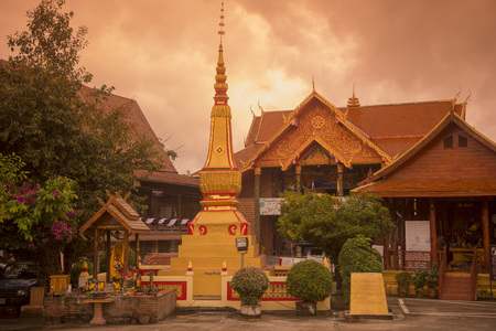 the wat si khun Mueang in the old town of Chiang Khan in Isan in north east Thailandのeditorial素材