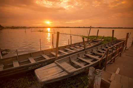 woodboat at the lake of Kwan Phayao in the city of Phayao in North Thailand.のeditorial素材