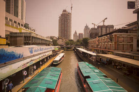 the Khlong Saen Saeb at Pratunam in the city of Bangkok in Thailand.  Thailand, Bangkok, November, 2017のeditorial素材