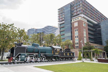 a old locomotive and Train the Siriraj Bimukstan Museum at the Siriraj Hospital in Wang Lang in Thonburi in the city of Bangkok in Thailand.  Thailand, Bangkok, November, 2017のeditorial素材