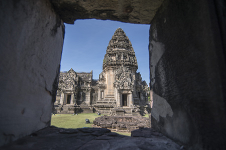 the Khmer Temple Ruins of the Phimai Historical park at the Phimai Festival in the Town of Phimai in the Provinz Nakhon Ratchasima in Isan in Thailand.  Thailand, Phimai, November, 2017のeditorial素材