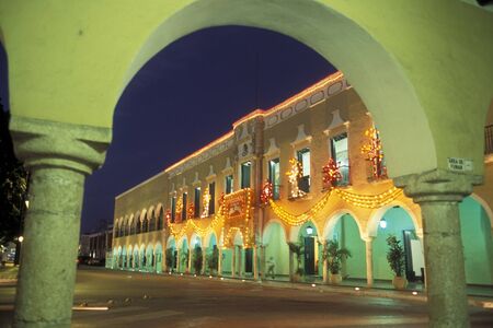 the main square with colonial and old town of Valladolid on Yucatan in the Province Quintana Roo in Mexico in Central America.   Mexico, Valladolid, January 2009.のeditorial素材