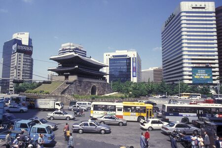 the Dongdaemun or Heunginjimun Gate in the city of Seoul in South Korea in EastAasia.  Southkorea, Seoul, May, 2006のeditorial素材