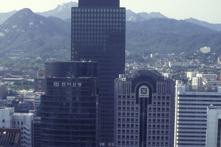 the view from the Seoul Tower in the city centre of Seoul in South Korea in EastAasia.  Southkorea, Seoul, May, 2006のeditorial素材