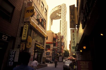 a shopping street in the city of Seoul in South Korea in EastAasia.  Southkorea, Seoul, May, 2006のeditorial素材