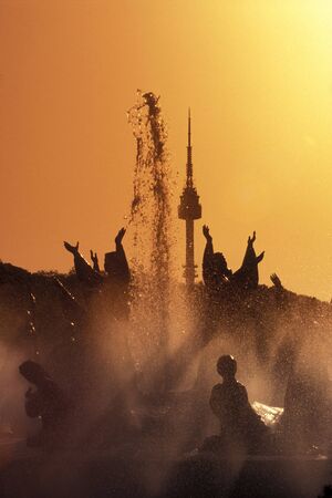 a water fontain in a park with the Seoul Tower in the city of Seoul in South Korea in EastAasia.  Southkorea, Seoul, May, 2006のeditorial素材