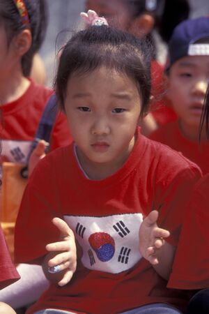 children at a monument of the Korean War Memorial in the city of Seoul in South Korea in EastAasia.  Southkorea, Seoul, May, 2006のeditorial素材