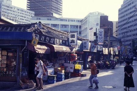 a street market in the city of Seoul in South Korea in EastAasia.  Southkorea, Seoul, May, 2006のeditorial素材