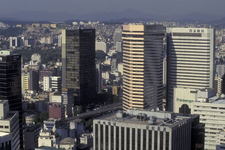 the view from the Seoul Tower in the city centre of Seoul in South Korea in EastAasia.  Southkorea, Seoul, May, 2006のeditorial素材