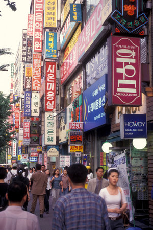 a shopping street in the city of Seoul in South Korea in EastAasia.  Southkorea, Seoul, May, 2006のeditorial素材
